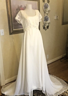 Vestido de Novia Talla 10W Blanco Muestra Vestido Poliéster Limpio Necesita Vapor Ver Descripción. Foto 1 de 4