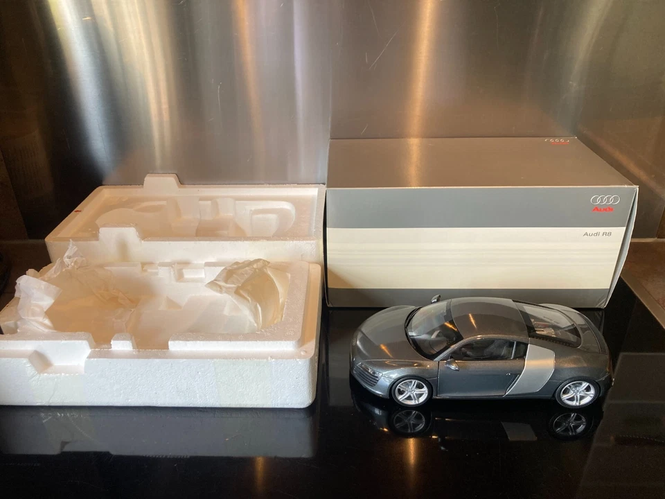 AUDI R8 4.2 FSI V8 2007 DAYTONAGRAU DAYTONA GREY 1/18 KYOSHO - Photo 1/4