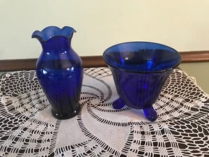 2 Beautiful Vintage Cobalt Blue Glass Vases - Picture 1 of 4