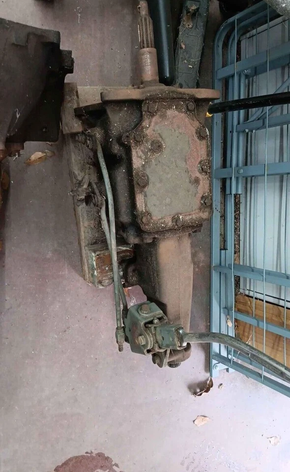 1969 GM Pontiac Gto code ford top loader 3 speed manual trans & hurst shifterer - Image 1 of 1