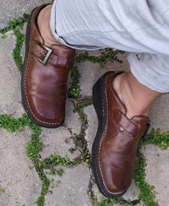 Vintage Women's Size 8 8.5 EARTH SHOES Brown Leather Slip-On Mule Clogs Slides - Picture 1 of 13