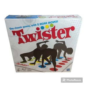 ⚡️ Hasbro - Twister Classic Indoor Outdoor Party Board Game - Brand New ⚡️ - Picture 1 of 2