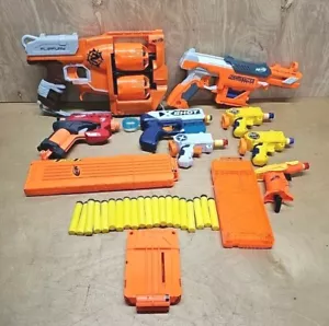 Large Lot of 8 Nerf & Zuru Guns , Single Shot Pistols XTRA MAGAZINES AND DARTS - Picture 1 of 12
