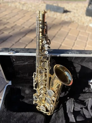 Saxofón alto Yamaha YAS-21 con estuche Foto 1 de 4