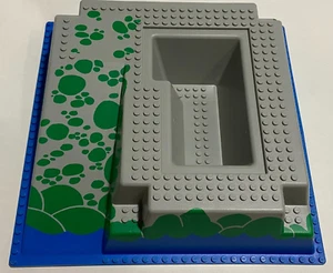 LEGO Placa Base Elevada 32x32 2552px4 con Agua Azul y Piedras Verdes Para Set 6273 - Imagen 1 de 15