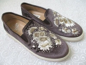 SNEAKERS VINCE CAMUTO BRANDIA GRIGIO IN VELLUTO RICAMATO TAGLIA 9W - NUOVE - Foto 1 di 4