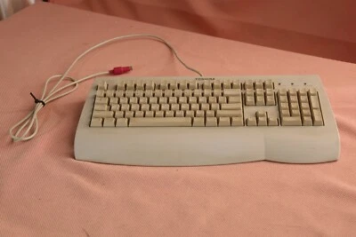 Toshiba j9710-5 cige06100z Keyboard - Image 1 of 4