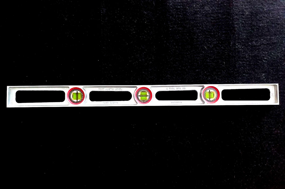 PORT AUSTIN LEVEL & TOOL CO. 6 Bubble 30" Solid Cast Aluminum Level VTG USA NEW! - Image 1 of 4