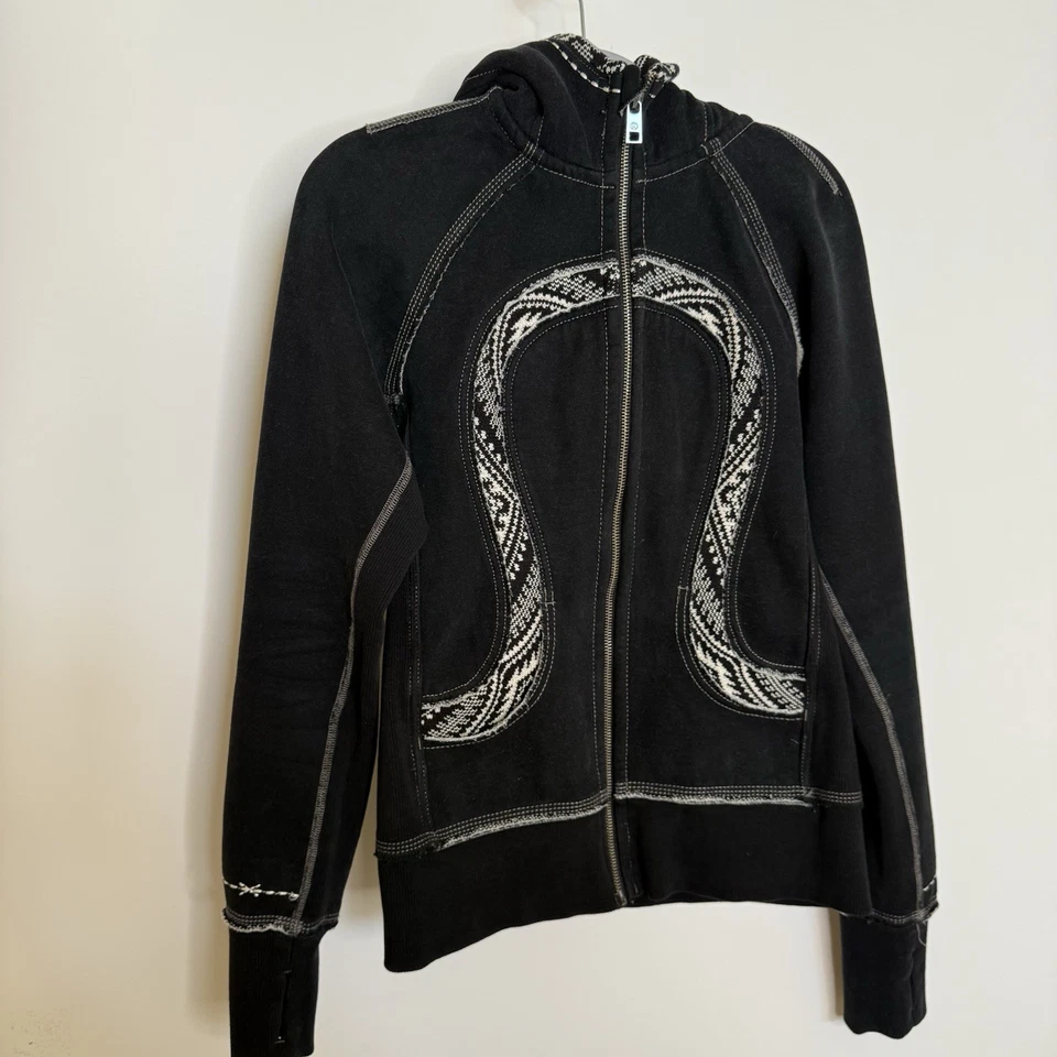 Lululemon Woman’s Special Edition Black & White Scuba Size 6 Limited Ed. - Image 1 of 4