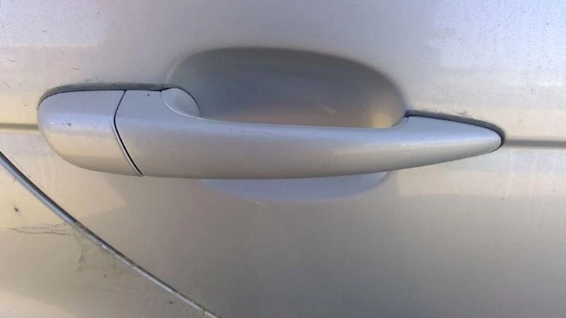 Наружная дверная ручка BMW 325I правая 01 02 03 04 05 - Изображение 1 из 1