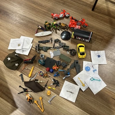 Grande Lote de Peças de Brinquedo Vintage Armas TMNT GI Joe Star Wars Vorltron - Imagem 1 de 4