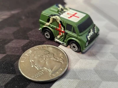 Camuflagem verde selva ambulância militar Micro Machines - Imagem 1 de 4