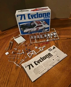 Vintage MPC 1971 MERCURY CYCLONE SPOILER 1:25 Scale 7124 Box & Parts Model Car - Picture 1 of 10