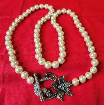 Collar de perlas grandes de imitación Heidi Daus 36" con broche de cristal floral ~ De colección Foto 1 de 4
