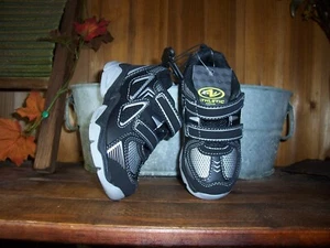 ATHLETIC WORKS BOYS TODDLER CASUAL SNEAKERS SHOES SIZE 8 BLACK GRAY ADJUSTABLE - Picture 1 of 1