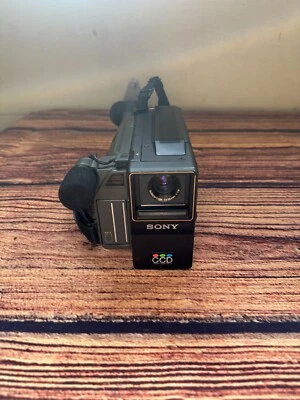 Vintage Sony Video 8 Handycam CCD-M8u with Case *UNTESTED* - Image 1 of 4