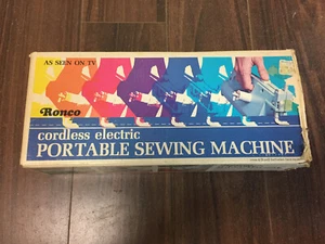 Máquina de coser portátil eléctrica inalámbrica Ronco 1973 vintage - Imagen 1 de 7