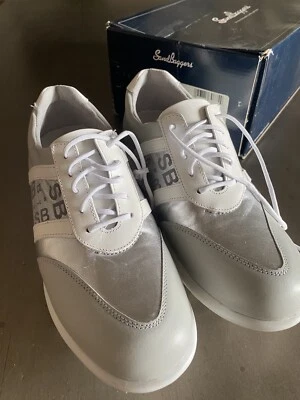 Zapatos de golf SandBaggers para mujer grises blancos moda cómodos deportivos talla 7,5 nuevos en caja Foto 1 de 4