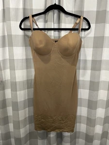Marilyn Monroe Intimates Semi Sheer Lace Full Slip Size 1X Nude Color Shapewear - Bild 1 von 4