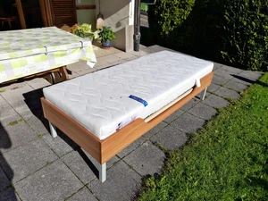 Gebrauchtes Bett mit Lattenrost und Matratze 80/200. - Bild 1 von 11