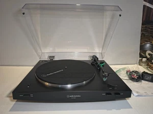 Audio-Technica AT-LP3XBT Automatic Belt-Drive Wireless and Analog Turntable - Bild 1 von 9