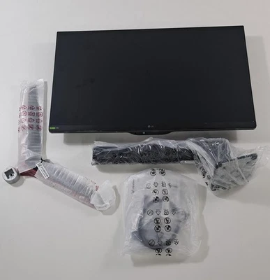 LG UltraGear QHD 27-Inch Gaming Monitor (CRACKED) - Image 1 of 4