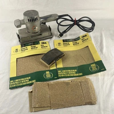 Black & Decker Heavy Duty 4015 No.2 half sheet orbital finishing sander W/extras - Image 1 of 4