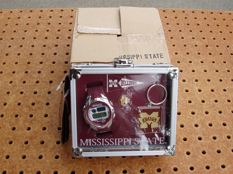 MISSISSIPPI STATE BULLDOGS 3 PC ROCK BOX WATCH SET COLLEGE COLLEGIATE GIFT NEW Cover