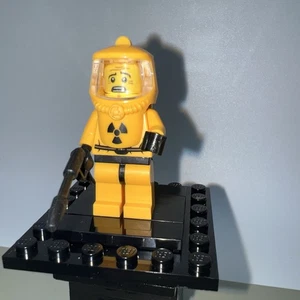 Lego Hazmat Suit Guy Serie 4 Minifigur gelb Gefahr Strahlung Chemikalie 8804 - Bild 1 von 5