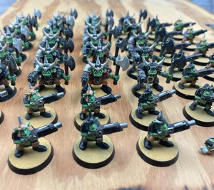 Warhammer 40k Ork Armee 40 Stück Plastik bemalt - Bild 1 von 12