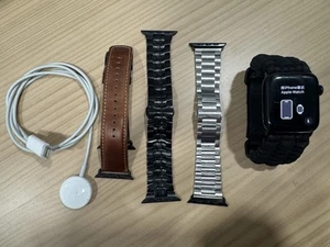 Apple Watch SE 2e génération 44 mm GPS + cellulaire - Photo 1 sur 7