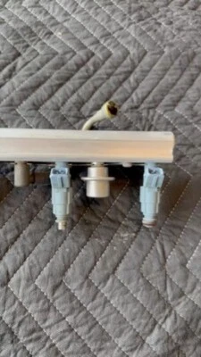 Inyectores de combustible Volvo T5 azul 9186060 + riel S60 V70 S80 o 850 actualización con afinación Foto 1 de 3