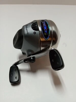 Shakespeare Synergy 15 Fishing Reel 3.8.1 Gear Ratio 15Lb Foto 1 de 4
