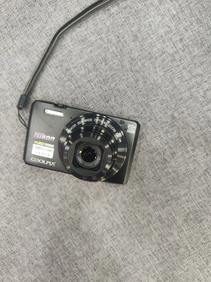 Nikon Coolpix S7000 Compact Digital Camera Black English language good condition - Image 1 of 4