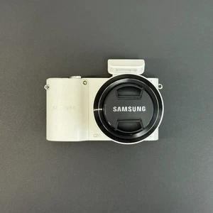 Samsung NX1000 Mirrorless Digital Camera With Samsung 20-50mm F/3.5-5.6 lens - Picture 1 of 5