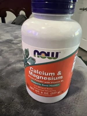 Polvo de calcio y magnesio NOW FOODS 8 OZ Foto 1 de 4
