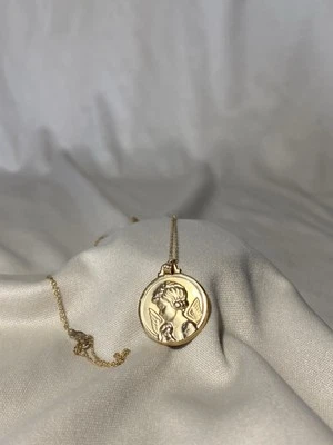 10k Yellow Gold Praying Cherub Angel Pendant Chain Necklace 18 Inch - Image 1 of 4