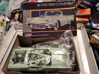 MONOGRAM 1/24- KIT FORD T-BIRD CONVERTIBILE- NUOVO - Immagine 1 di 3