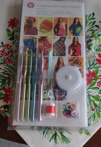 BOYE "Ho insegnato a CROCHET KIT" 15 progetti con ganci aghi + NUOVO SIGILLATO! - Foto 1 di 2