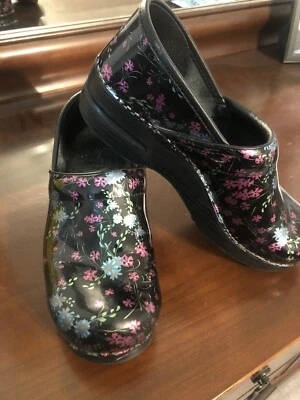 Dansko Nurse Shoes Clogs EUR Sz 39 Colorful Design Geometric Floral Paisley US 8 - Image 1 of 4