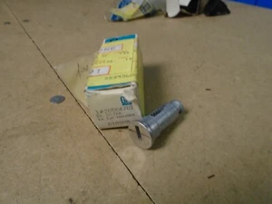 Cilindro serratura porta scatola portaoggetti Buick/Chev/Olds 1985-91 NOS 20504702 STOCK UK! - Foto 1 di 1