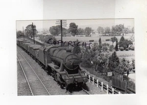 Foto ferroviaria LMS 280 8F 48656 Nr Kenton LNWR London Harrow LNWR - Imagen 1 de 1