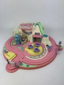 Vintage Polly Pocket Mimi & The Goo Goos Funfair parco divertimenti Bluebird 1994 - Foto 1 di 6
