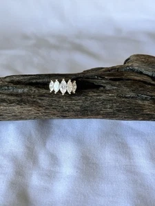 Size 7 10K Yellow Gold w/5 CZ Ring - Picture 1 of 5