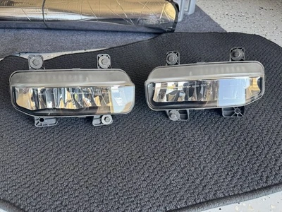 Ram 2500/3500 2019 quinta generación OEM luces antiniebla LED Foto 1 de 4