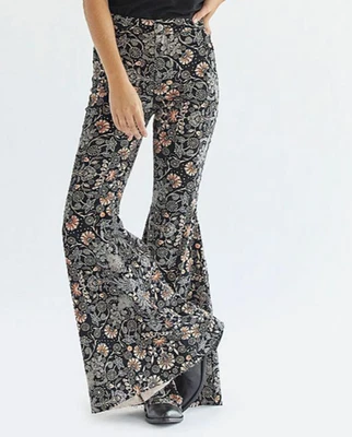 ¡Imprescindible Free People talla 26 nuevo con etiquetas!  Pantalones pequeños Funky Floral Flares NUEVO Foto 1 de 4