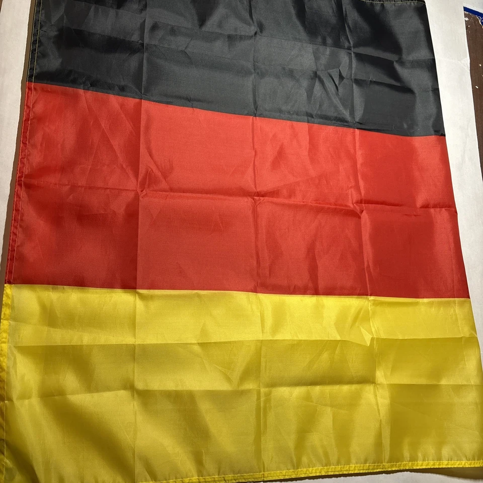 Bandera del Orgullo del País Alemán 2 Anillados 3 Pies por 5 Pies Puntada Única Poliéster Foto 1 de 4