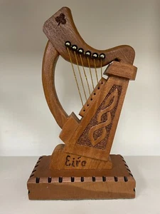 Arpa decorativa irlandesa (B) hecha a mano en Irlanda - Imagen 1 de 13