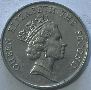 RARE 1986 HONG KONG QUEEN ELIZABETH II 5 Dollar Coin  - Picture 1 of 3
