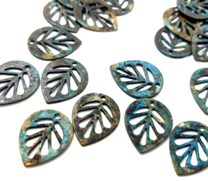 8 Stck. Blatt Ohrring Charms Messing Textur Perlen 1 Loch Rustikal Gealtert Patina 883A - Bild 1 von 7